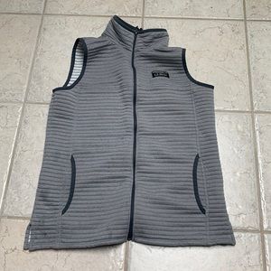 Like new vest, worm only 2 times. Comes smoke free/ dog friendly home.